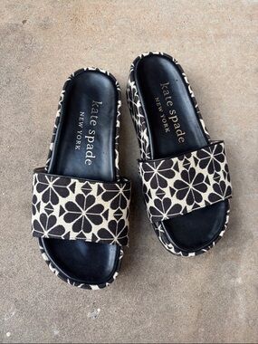 Kate Spade New York Breeze Spade slides sandals! Women’s 7.5
